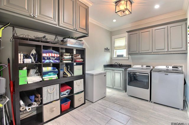 8042 Superior Dr, Denham Springs, LA 70726