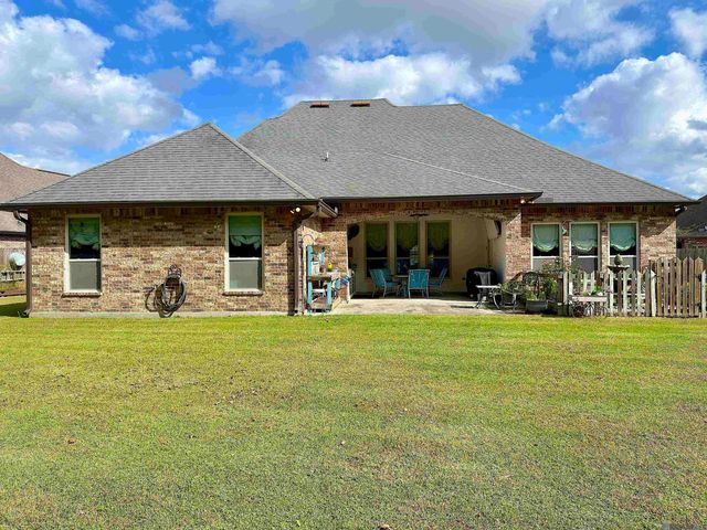 8042 Superior Dr, Denham Springs, LA 70726