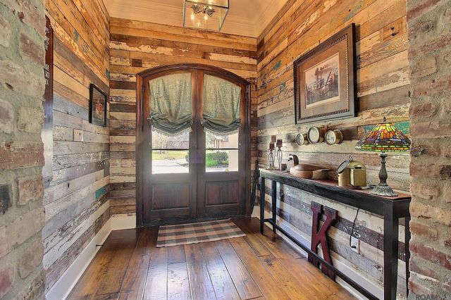 8042 Superior Dr, Denham Springs, LA 70726