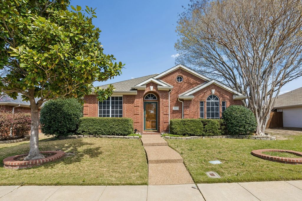 1217 Longhorn Drive, Lewisville, TX 75067