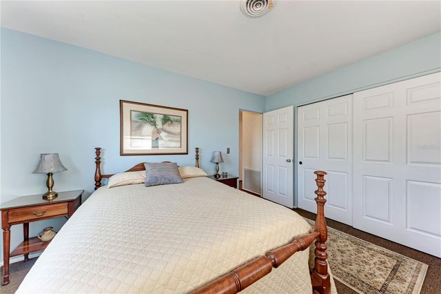 563 OXFORD DRIVE, Venice, FL 34293