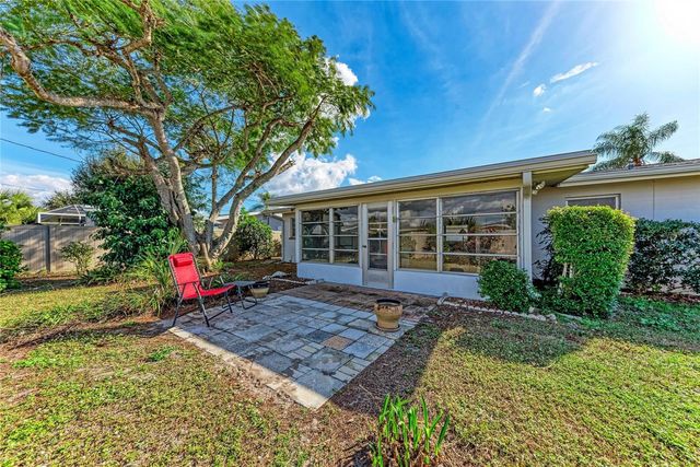 563 OXFORD DRIVE, Venice, FL 34293
