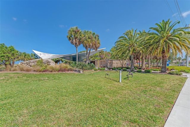 563 OXFORD DRIVE, Venice, FL 34293