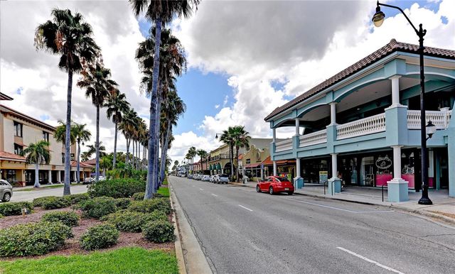 563 OXFORD DRIVE, Venice, FL 34293