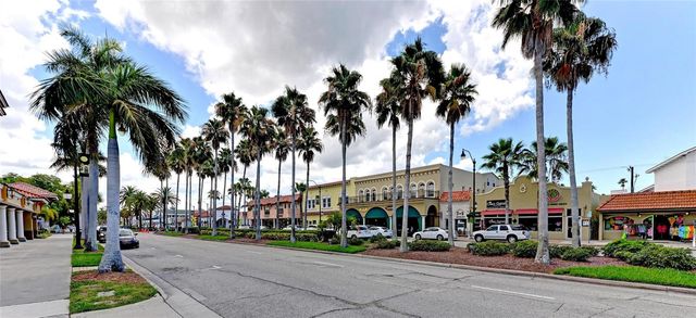 563 OXFORD DRIVE, Venice, FL 34293