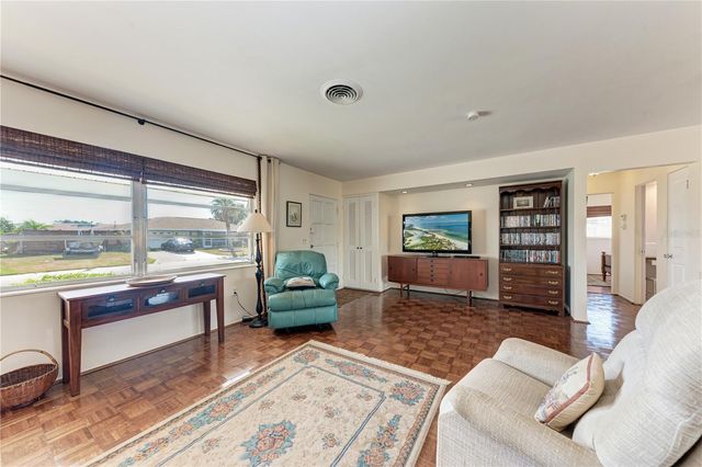 563 OXFORD DRIVE, Venice, FL 34293