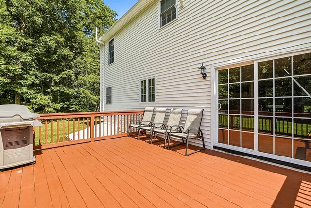 2 Madisyn Ave, Rutland, MA 01543