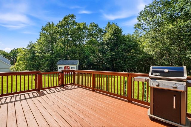 2 Madisyn Ave, Rutland, MA 01543
