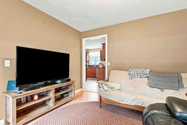 2 Madisyn Ave, Rutland, MA 01543
