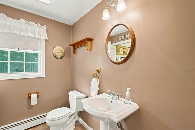 2 Madisyn Ave, Rutland, MA 01543
