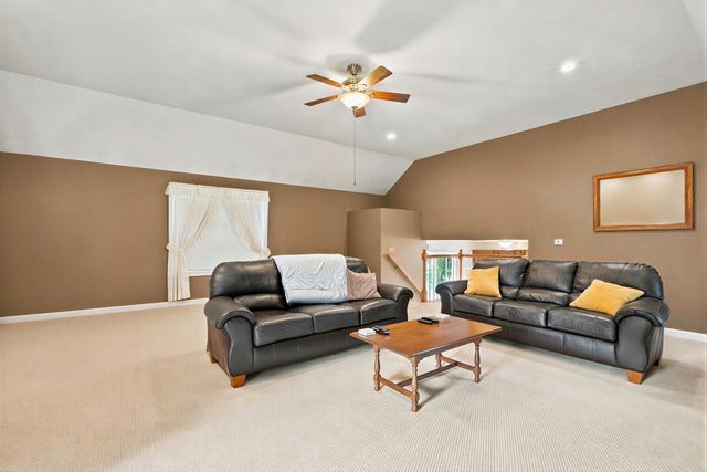 2 Madisyn Ave, Rutland, MA 01543