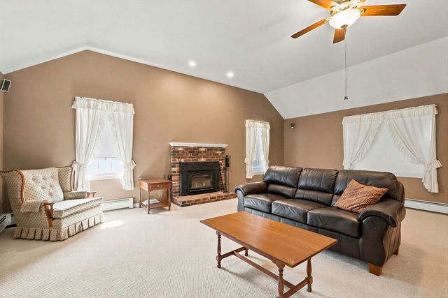 2 Madisyn Ave, Rutland, MA 01543