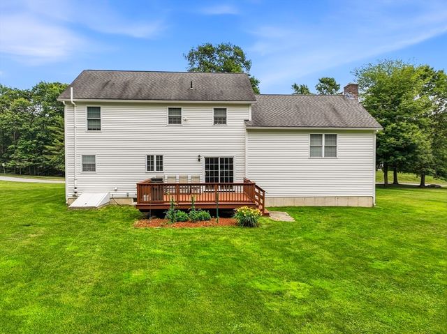 2 Madisyn Ave, Rutland, MA 01543