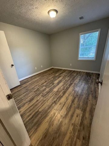 8327 Glenwoods Terrace A, Riverdale, GA 30274