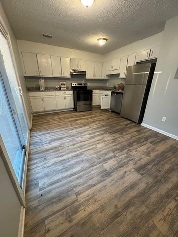 8327 Glenwoods Terrace A, Riverdale, GA 30274