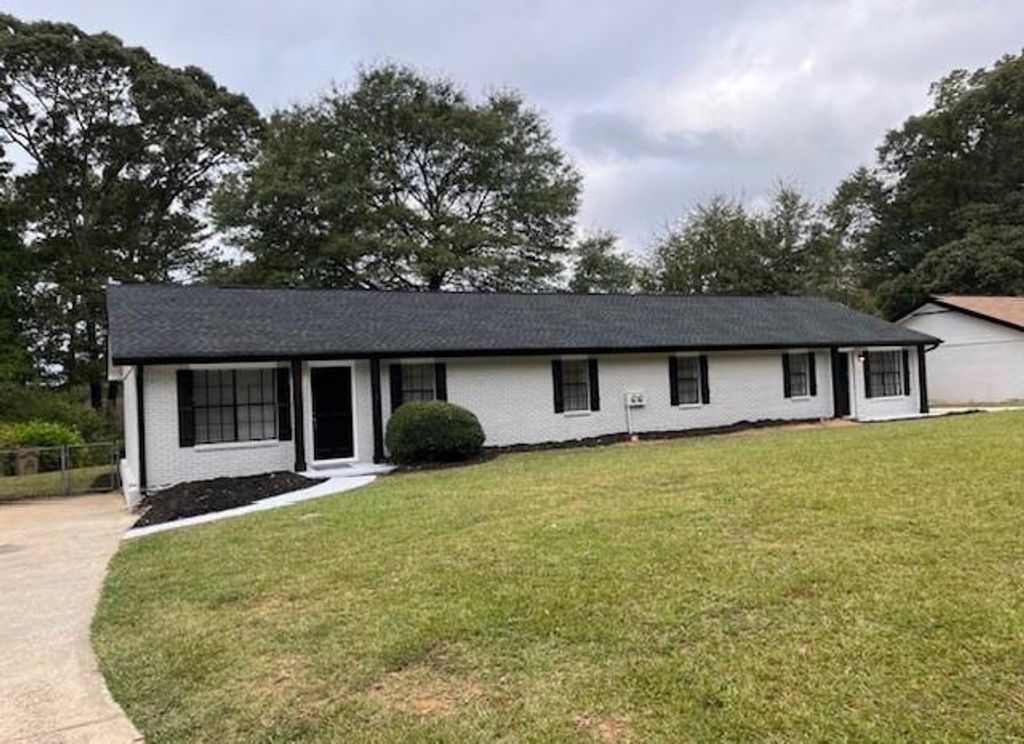 8327 Glenwoods Terrace A, Riverdale, GA 30274