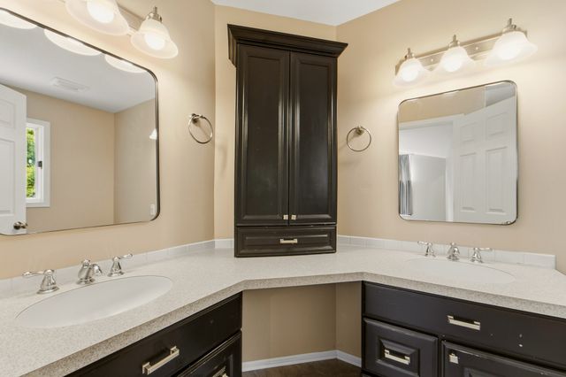 4829 64th Street, Urbandale, IA 50322