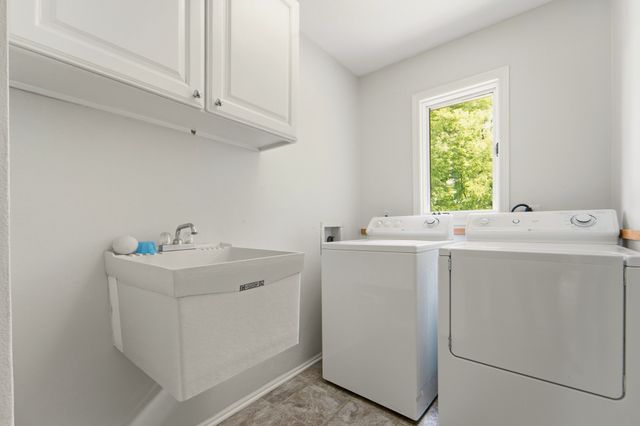 4829 64th Street, Urbandale, IA 50322
