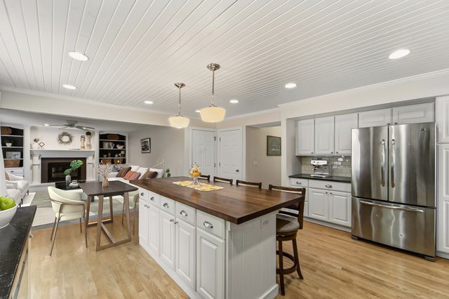4829 64th Street, Urbandale, IA 50322