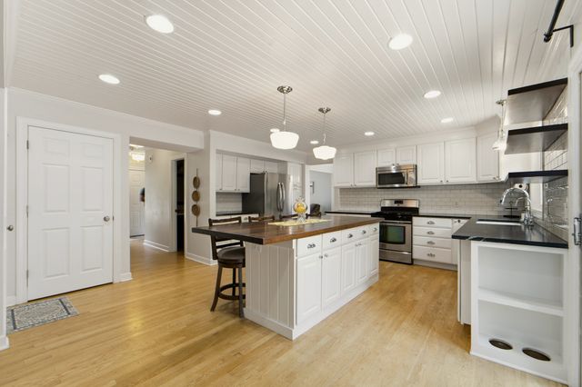 4829 64th Street, Urbandale, IA 50322