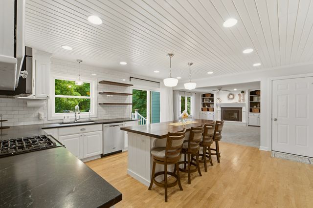 4829 64th Street, Urbandale, IA 50322