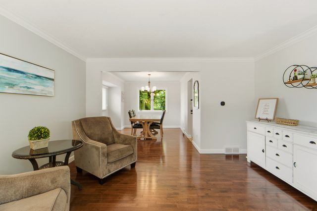 4829 64th Street, Urbandale, IA 50322