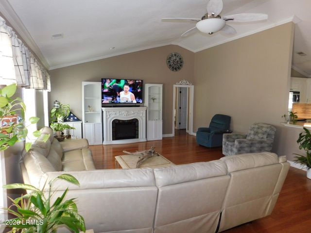 76 Queens Way, Ridgeland, SC 29936