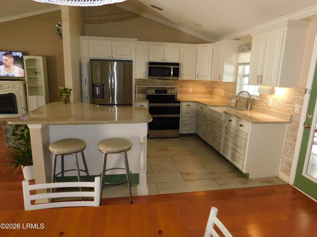 76 Queens Way, Ridgeland, SC 29936