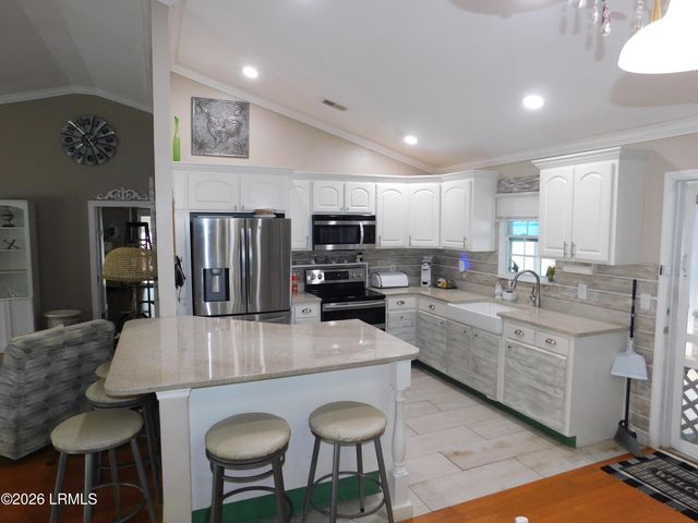 76 Queens Way, Ridgeland, SC 29936