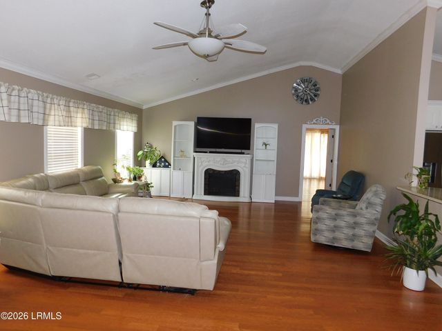 76 Queens Way, Ridgeland, SC 29936