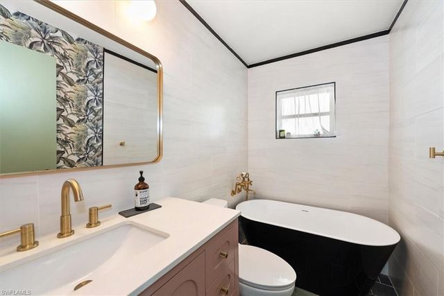 2431 N Westwood DR, North Fort Myers, FL 33917