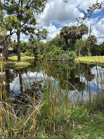 2431 N Westwood DR, North Fort Myers, FL 33917