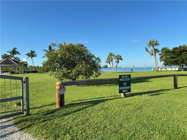 2431 N Westwood DR, North Fort Myers, FL 33917
