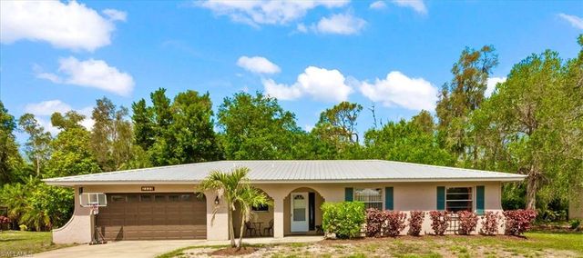 2431 N Westwood DR, North Fort Myers, FL 33917