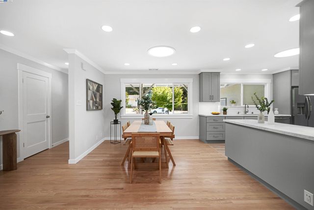 1054 Redstone Pl, Hayward, CA 94542