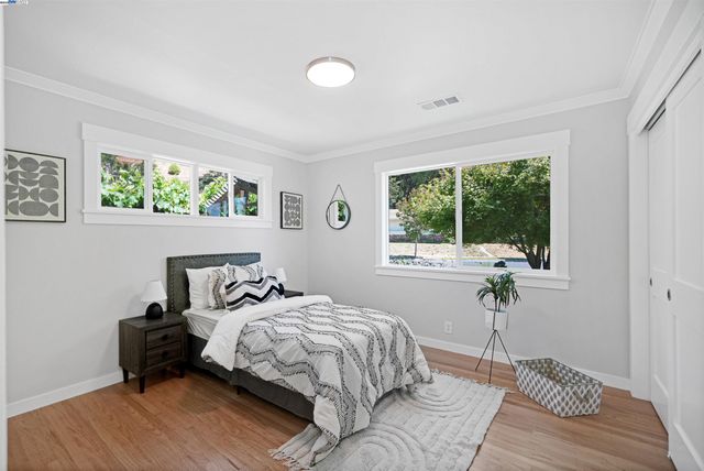 1054 Redstone Pl, Hayward, CA 94542