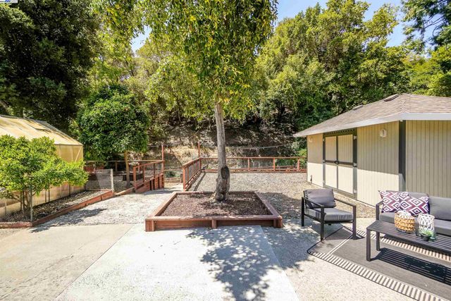 1054 Redstone Pl, Hayward, CA 94542