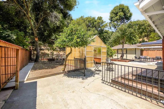 1054 Redstone Pl, Hayward, CA 94542