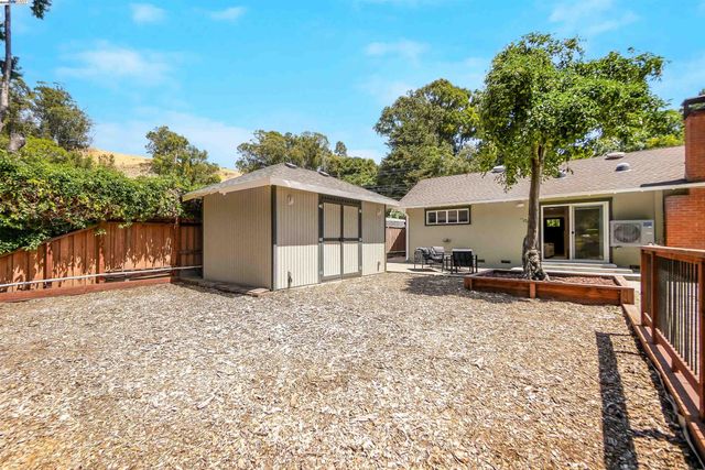 1054 Redstone Pl, Hayward, CA 94542