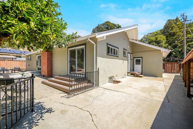 1054 Redstone Pl, Hayward, CA 94542