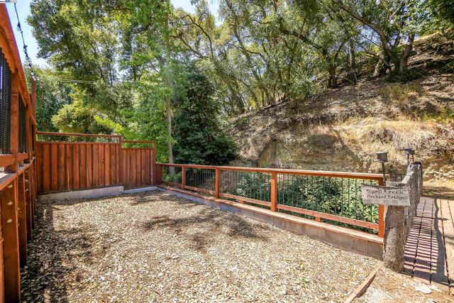 1054 Redstone Pl, Hayward, CA 94542