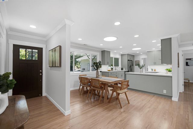 1054 Redstone Pl, Hayward, CA 94542