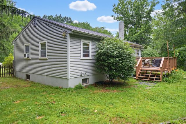 96 Saint Laurent Street, Epping, NH 03042