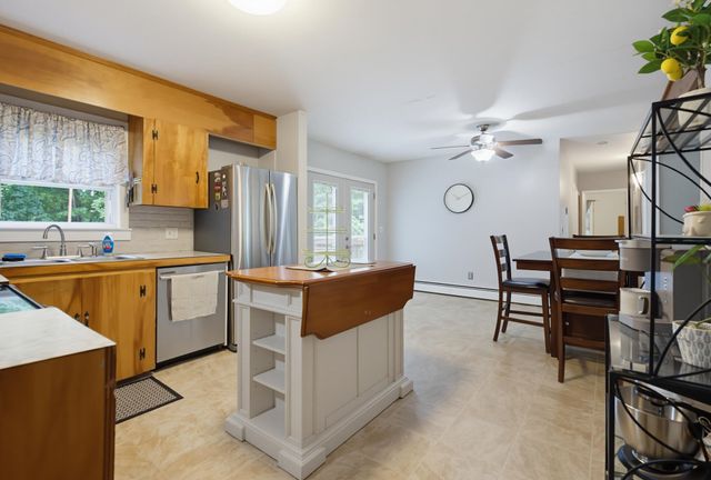 96 Saint Laurent Street, Epping, NH 03042