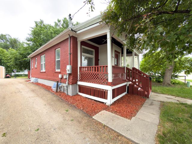 1346 1st Avenue S, Fargo, ND 58103
