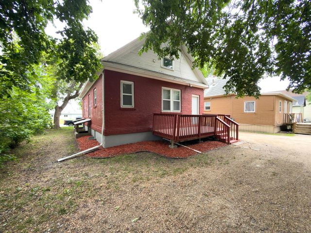 1346 1st Avenue S, Fargo, ND 58103