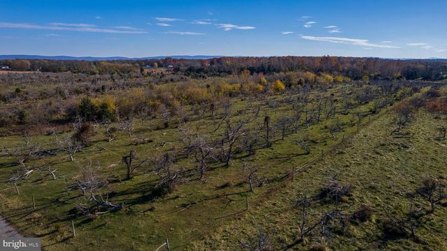 2481 SUMMIT POINT RD, Summit Point, WV 25446