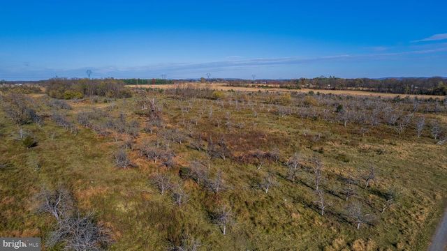 2481 SUMMIT POINT RD, Summit Point, WV 25446