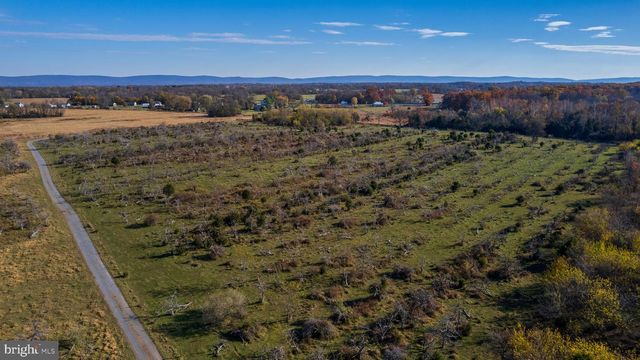 2481 SUMMIT POINT RD, Summit Point, WV 25446