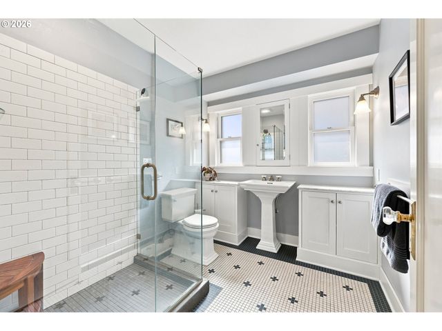 2823 Ne 59TH Ave, Portland, OR 97213